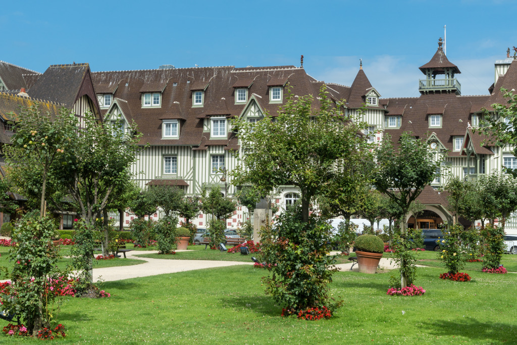 Le groupe Barrière réorganise ses marques pour accélérer à l’international