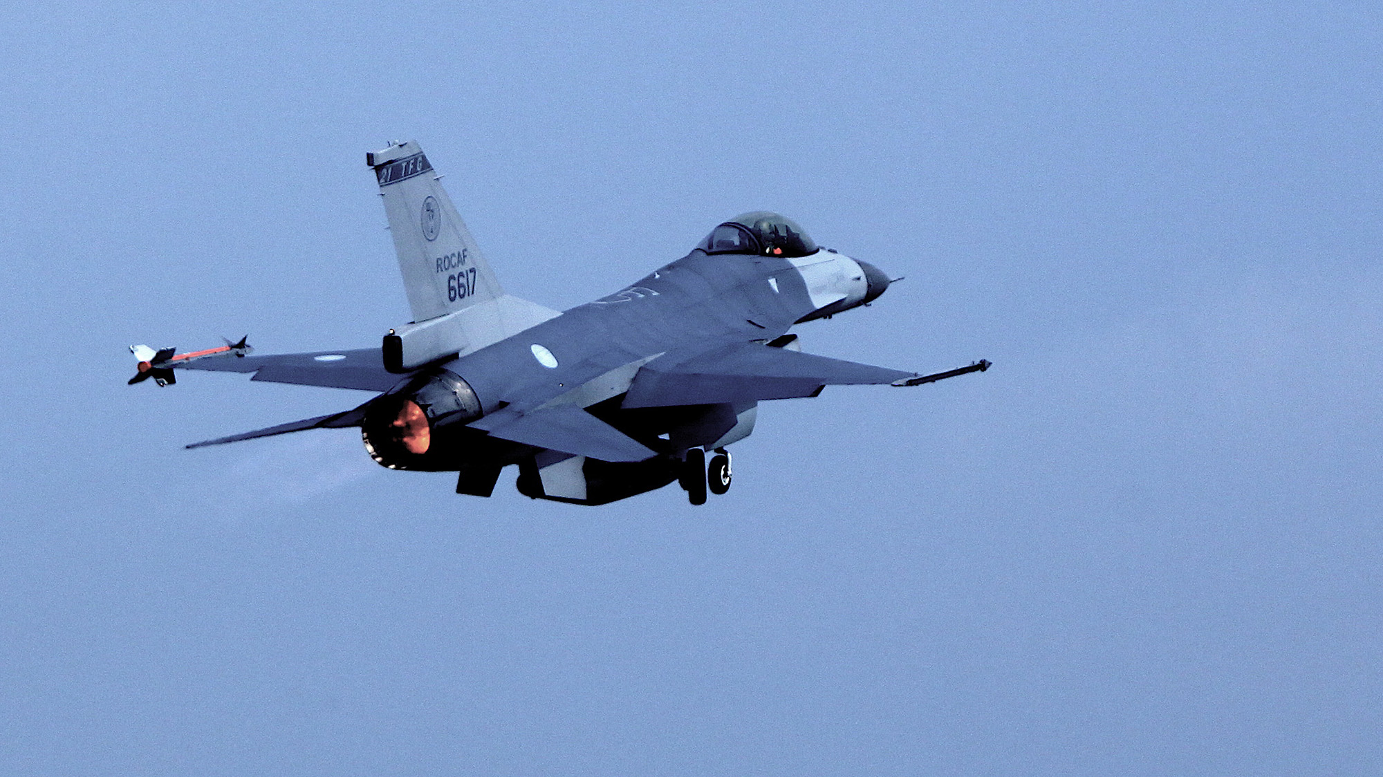 Taiwanese F-16 Crashes at Sea During Night Operations